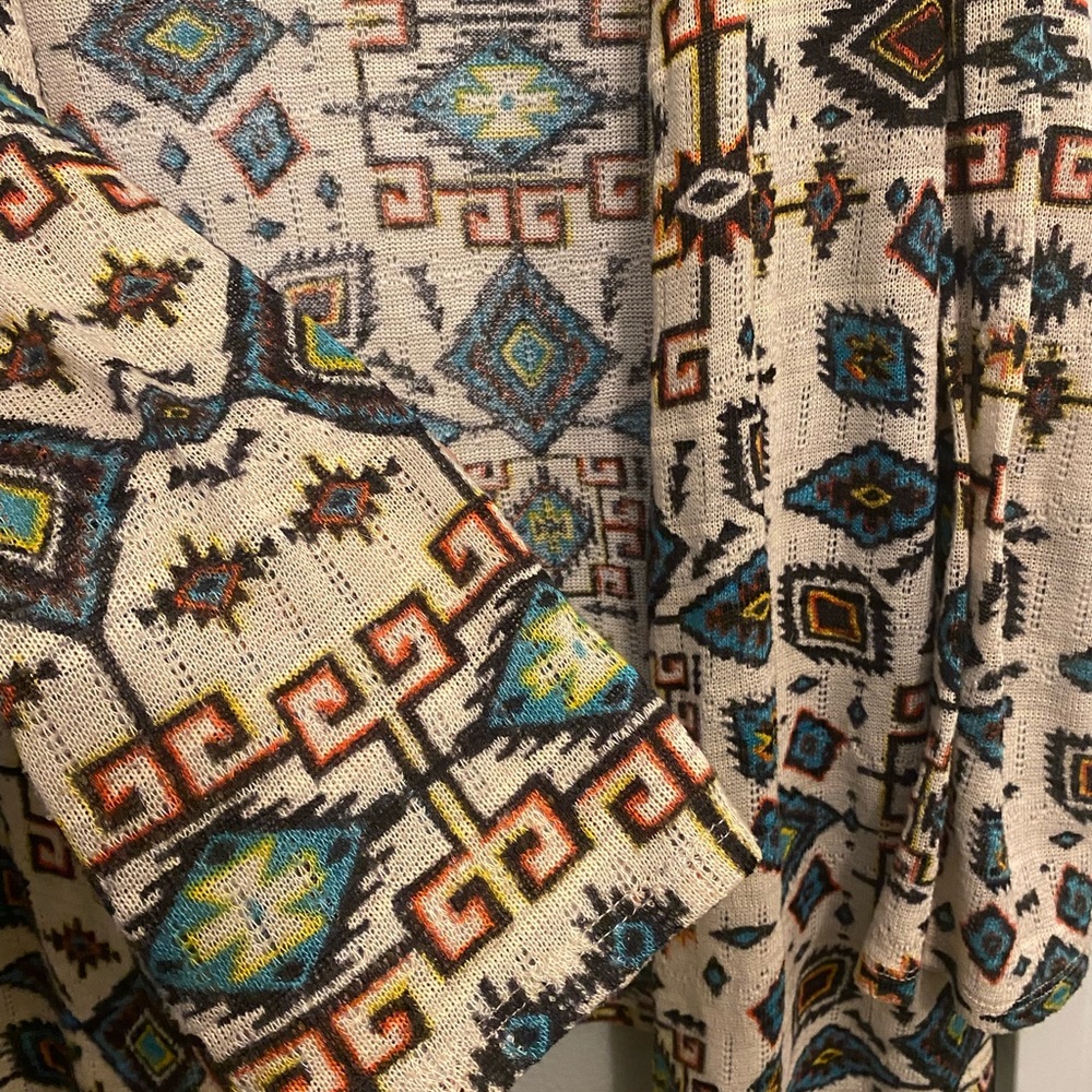 Geometric Patterned Cardigan - Picture 6 of 8